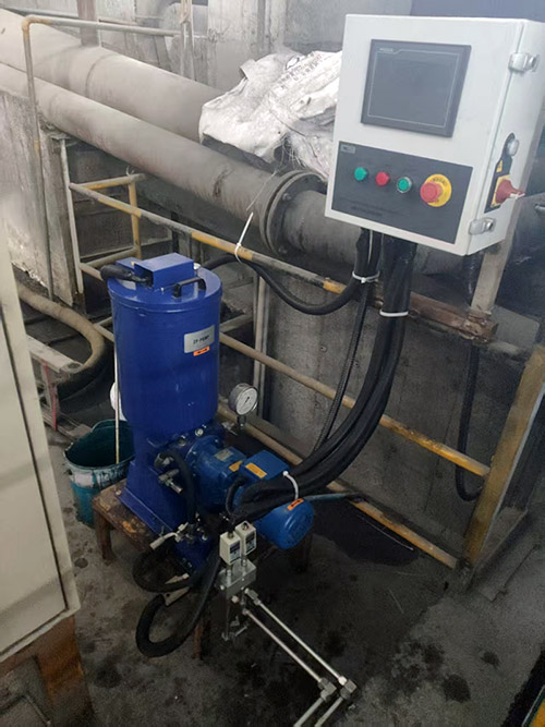 Dual-line_lubrication_system.jpg