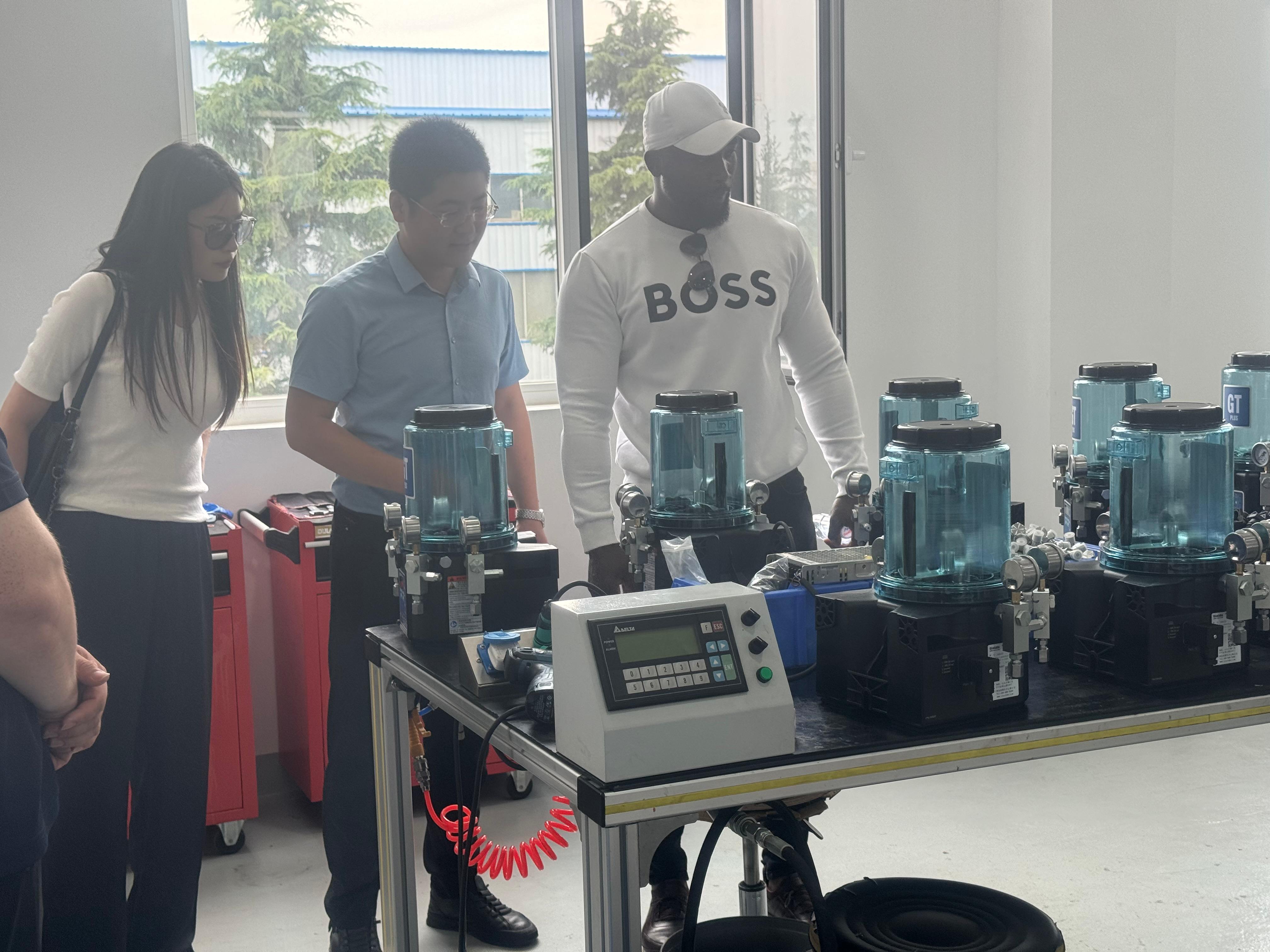 Automatic lubrication system assembly